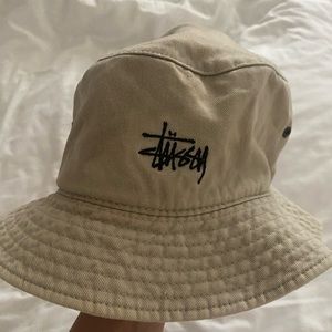 Stussy bucket hat